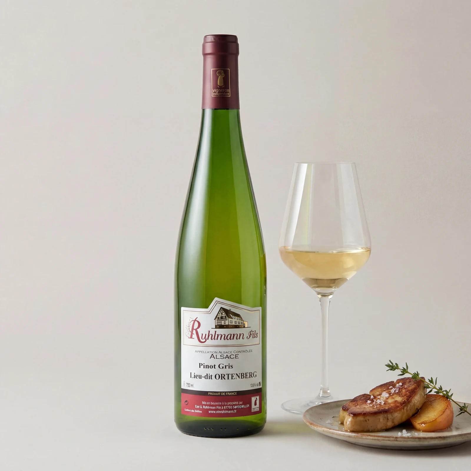 Pinot Gris Ortenberg 2 Mise en scène de la cuvée Pinot Gris Ortenberg — Domaine Ruhlmann à Scherwiller